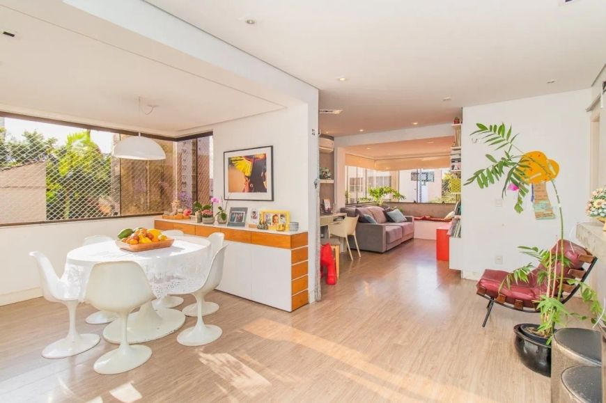 Apartamento à venda no Moinhos De Vento com 89 m² e 2 dormitórios/quartos disponíveis