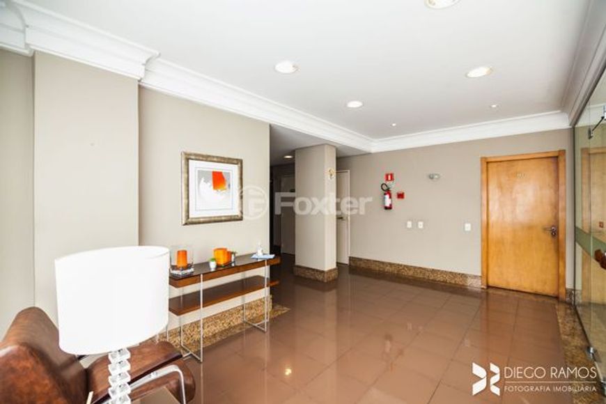 Apartamento para venda possui 115 metros quadrados com 3 quartos em Mont Serrat - Porto Alegre - RS