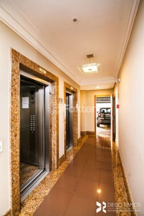 Apartamento para venda possui 115 metros quadrados com 3 quartos em Mont Serrat - Porto Alegre - RS
