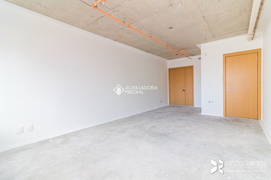Comercial no bairro Passo da Areia