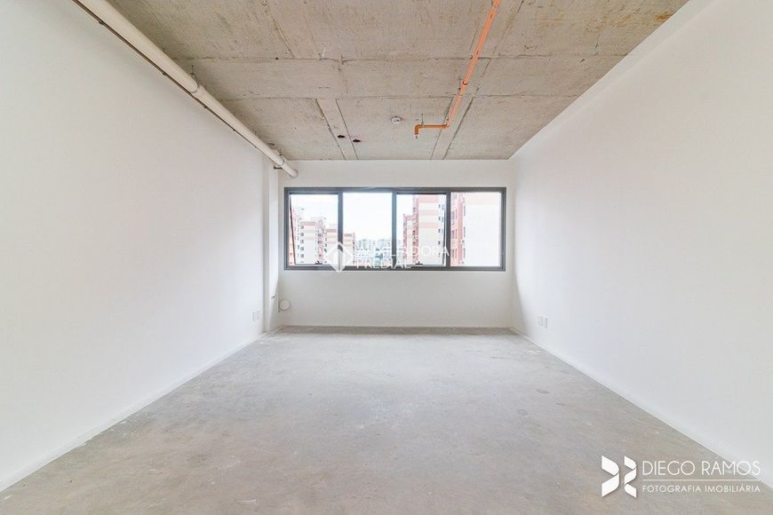 Comercial no bairro Passo da Areia
