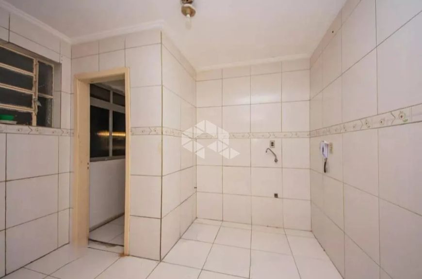 Apartamento de 2 dormitórios no bairro Humaitá, em Porto Alegre