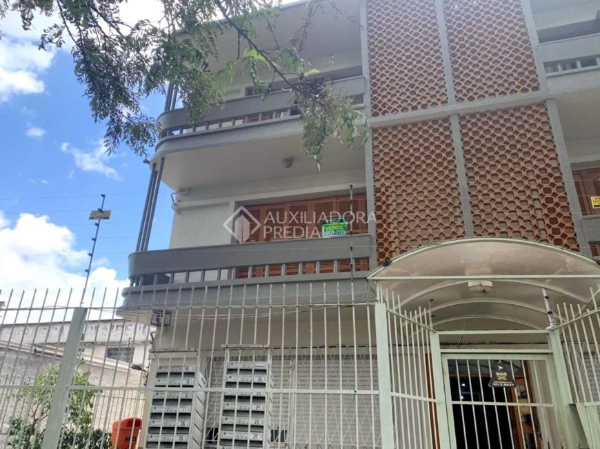 Imóvel para venda possui 157 metros quadrados com 3 quartos em Santa Cecília - Porto Alegre - RS