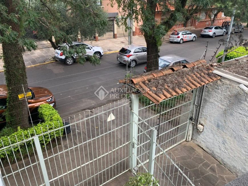 Imóvel para venda possui 157 metros quadrados com 3 quartos em Santa Cecília - Porto Alegre - RS