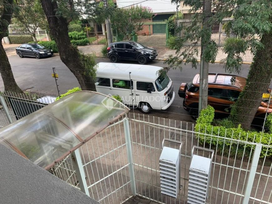 Imóvel para venda possui 157 metros quadrados com 3 quartos em Santa Cecília - Porto Alegre - RS