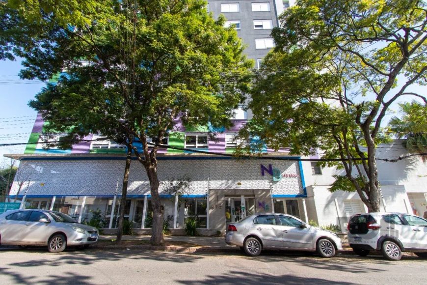 Apartamento tipo Studio e uma garagem no bairro Santa Cecília em Porto Alegre. Descubra este aconche
