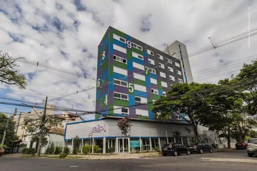 Apartamento tipo Studio e uma garagem no bairro Santa Cecília em Porto Alegre. Descubra este aconche