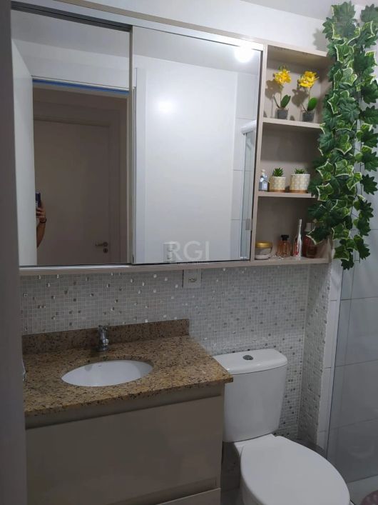 Lindo apartamento com 02 dormitórios no bairro Humaita - com vaga descoberta para 01 carro, living,