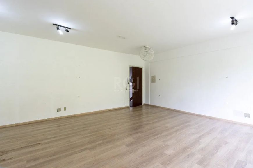 Sala comercial | Bairro Menino Deus | 39,13m² privativosExcelente sala com cerca de 39,13m² privativ