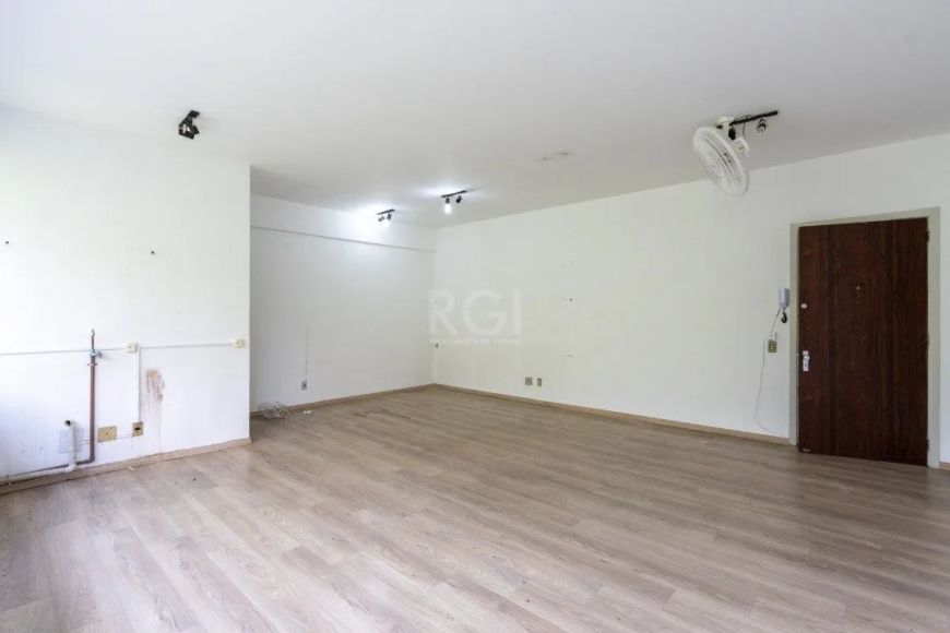 Sala comercial | Bairro Menino Deus | 39,13m² privativosExcelente sala com cerca de 39,13m² privativ