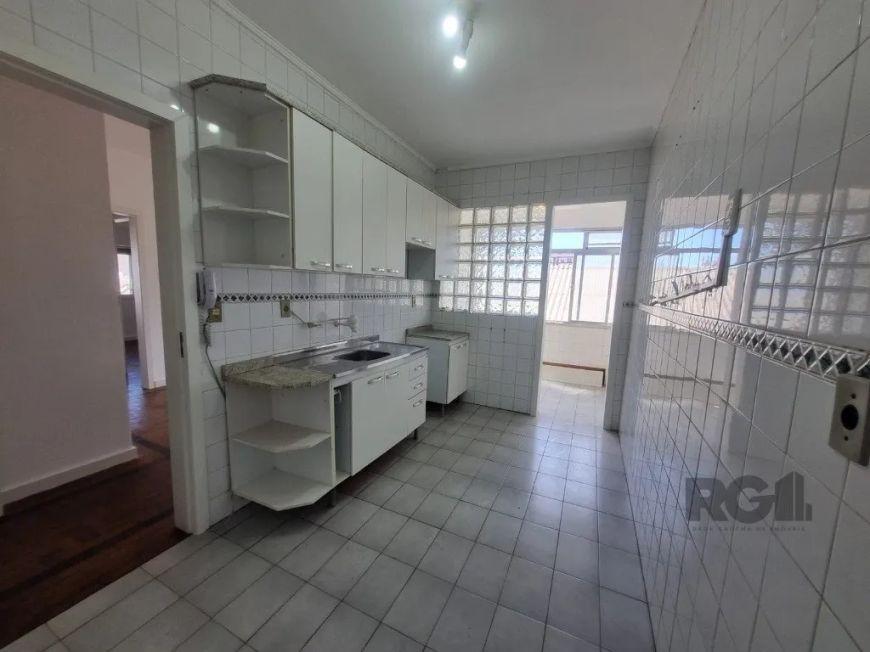 Este é o apartamento perfeito para quem busca conforto e praticidade. Totalmente reformado e com exc