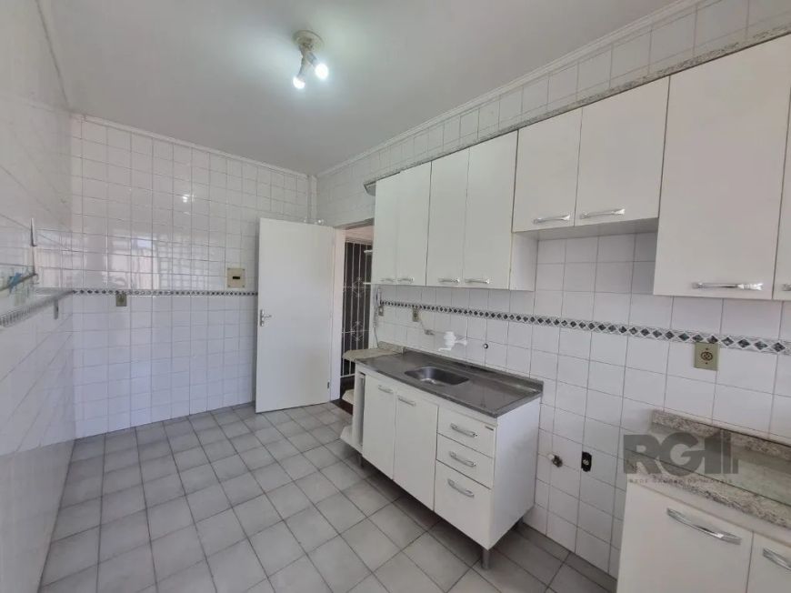Este é o apartamento perfeito para quem busca conforto e praticidade. Totalmente reformado e com exc