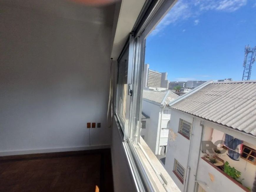 Este é o apartamento perfeito para quem busca conforto e praticidade. Totalmente reformado e com exc
