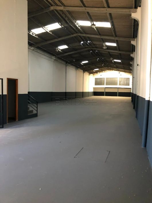 Pavilhão para alugar com 750m² no bairro Humaitá