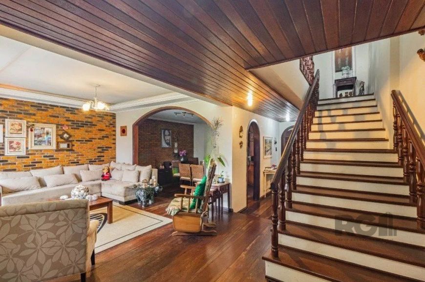 Casa de 3 dormitórios, no bairro Espírito Santo