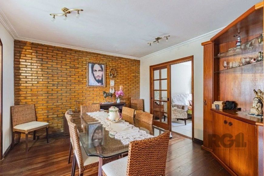 Casa de 3 dormitórios, no bairro Espírito Santo
