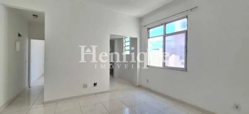 Apartamento : / Residencial / Catete
