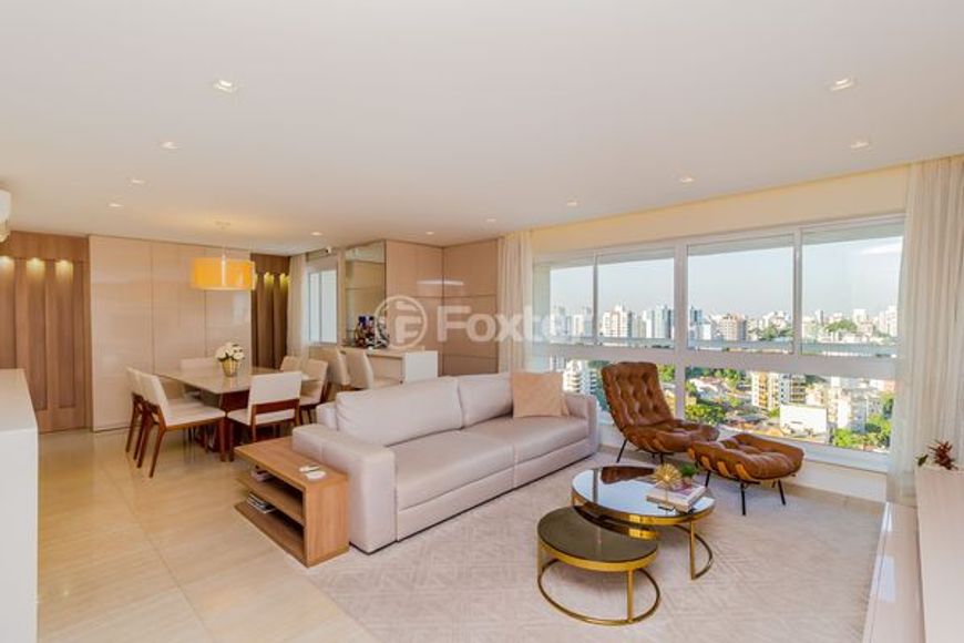 Apartamento para venda com 106 metros quadrados com 3 quartos em Passo da Areia - Porto Alegre - RS