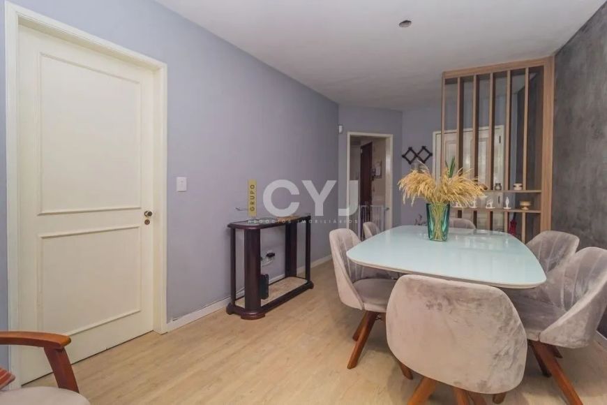 Apartamento com 3 dormitórios no bairro Passo da Areia em Porto Alegre