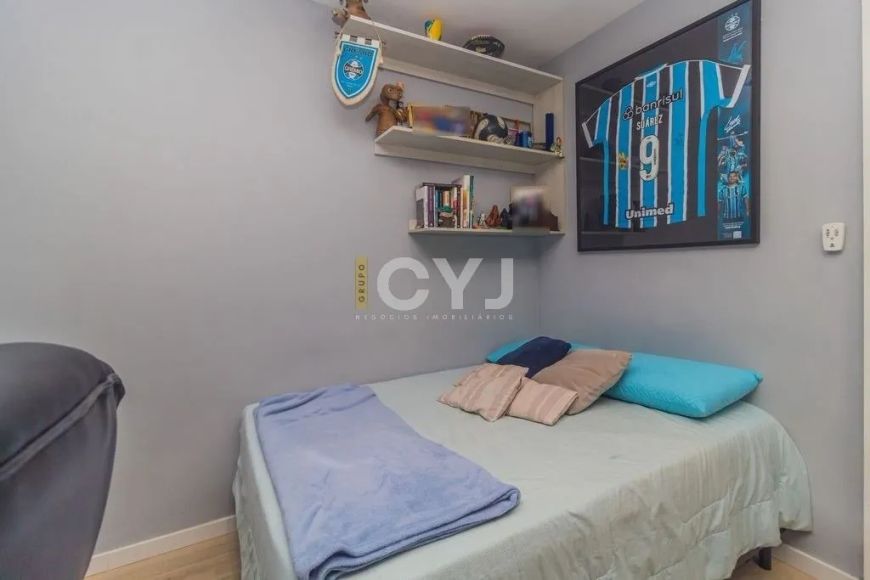 Apartamento com 3 dormitórios no bairro Passo da Areia em Porto Alegre
