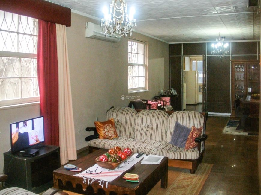 Auxiliadora Predial Vende Casa 5 Dormitórios bairro Santa Cecilia
