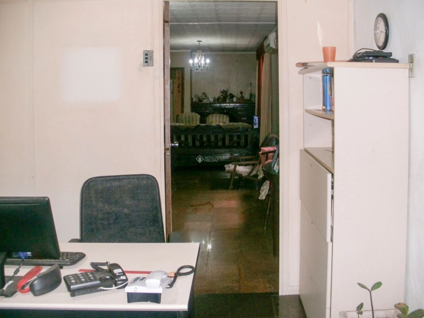 Auxiliadora Predial Vende Casa 5 Dormitórios bairro Santa Cecilia