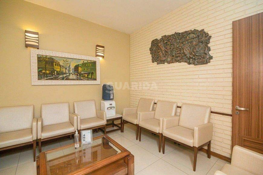 Sala comercial com 90m² no bairro Centro Histórico