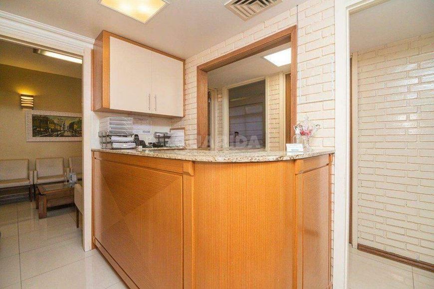 Sala comercial com 90m² no bairro Centro Histórico