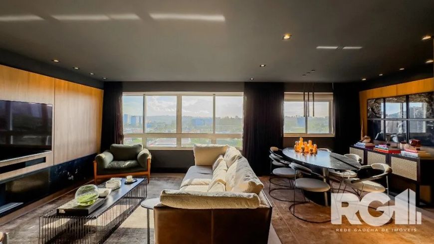 Exclusividade: Apartamento finamente decorado por renomado arquiteto, mobiliário assinado, 102m² pri