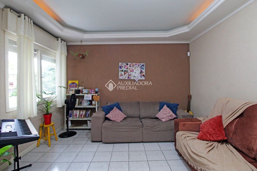 Apartamento duplex, com dois quartos, 3 vagas de garagem, dois banheiros, sol leste/norte