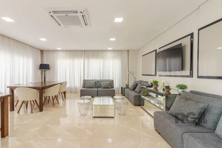 Apartamento 3 dormitórios, sendo 1 suíte, 102 m² de área privativa e 2 vaga(s) de garagem. Localizad