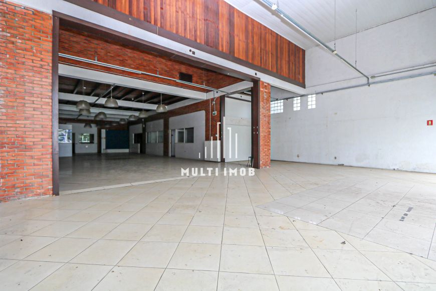 Loja com 500m² na Assis Brasil
