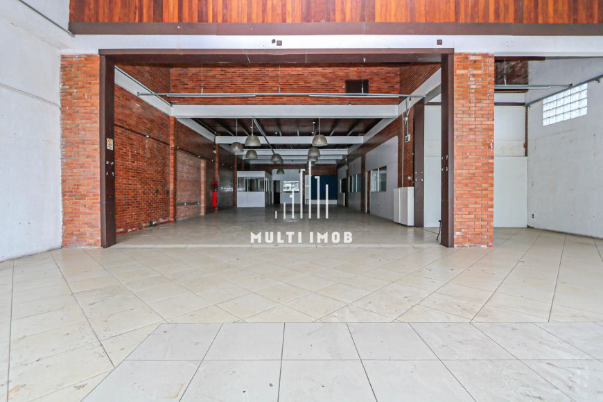 Loja com 500m² na Assis Brasil