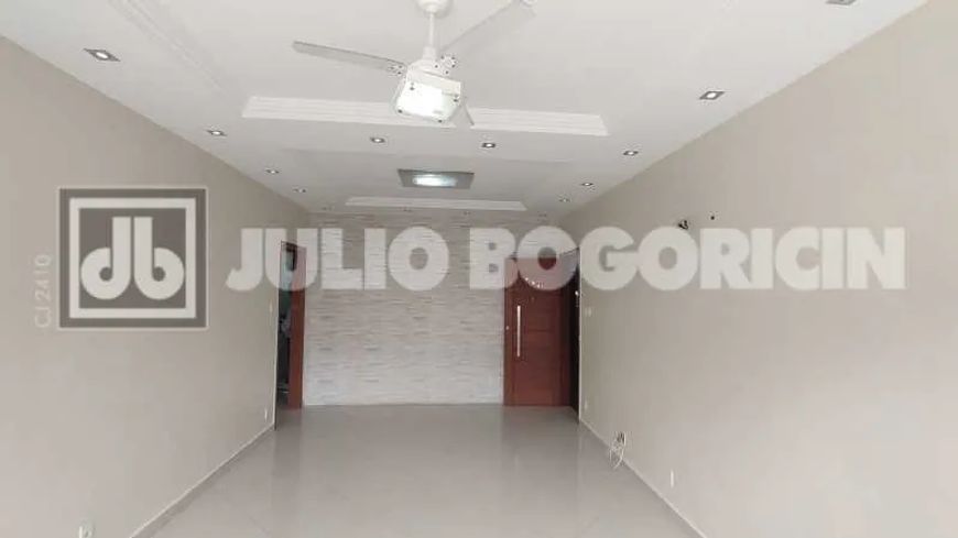 Apartamento reformado 3 quartos 1 suíte e vaga