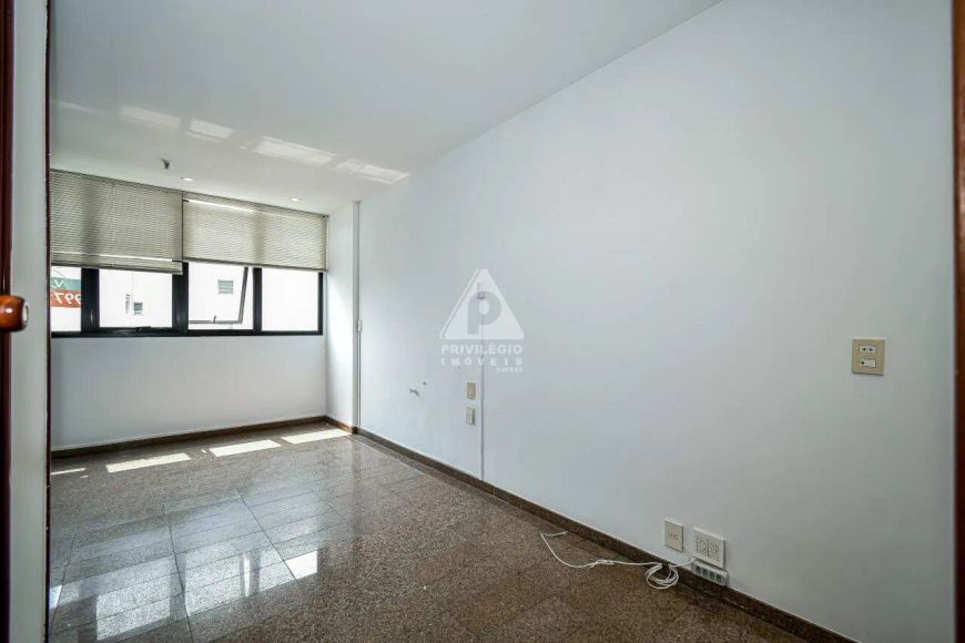 Sala comercial com vaga, à venda próximo do Largo do Machado, Flamengo e Catete!