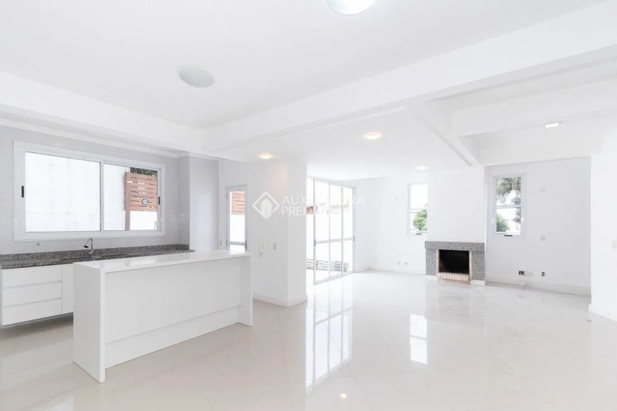 Casa com 3 Dormitórios