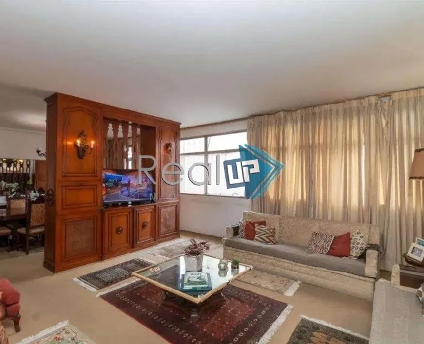 APARTAMENTO EM COPACABANA