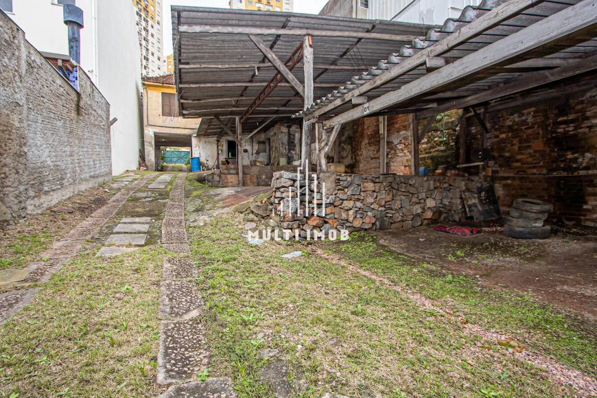 Terreno em avenida de alto fluxo