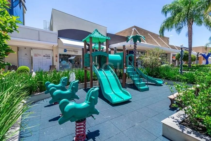 Coliseu aluga Loja com 84,14 m², com piso cerâmico, fachada de vidro, localização privilegiada, numa