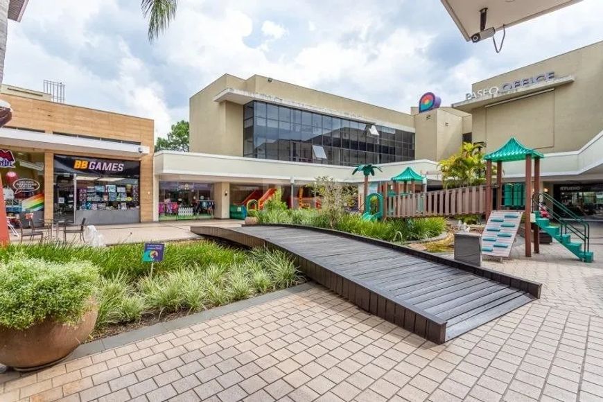 Coliseu aluga Loja com 84,14 m², com piso cerâmico, fachada de vidro, localização privilegiada, numa