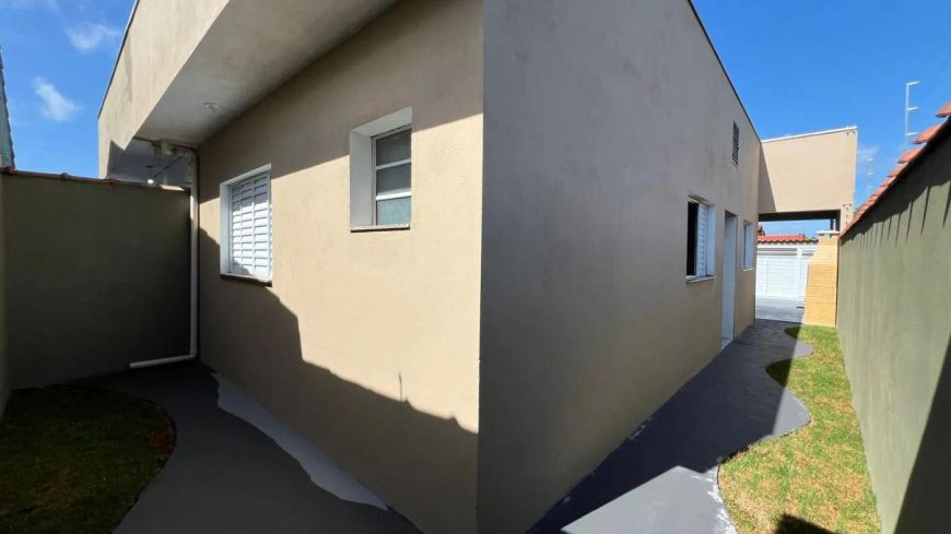 Casa para Venda em Itanhaém, Regina, 2 dormitórios, 1 suíte, 1 banheiro, 2 vagas