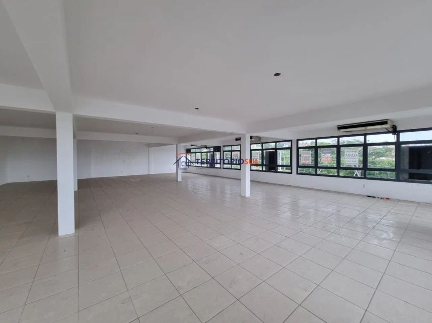 Sala Comercial avenida Juca Batista com 340m privativos
