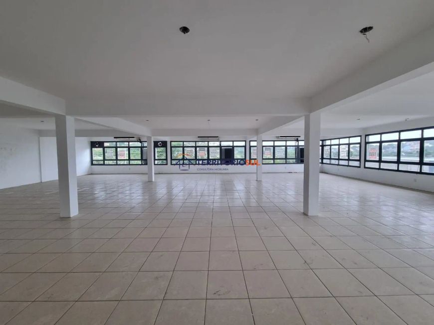 Sala Comercial avenida Juca Batista com 340m privativos