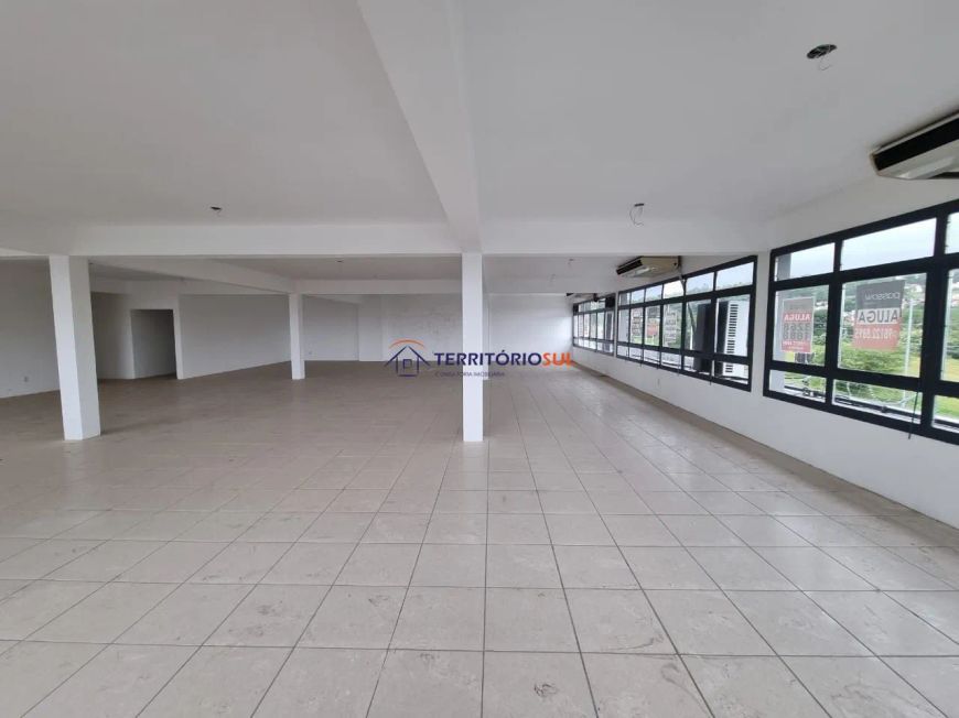 Sala Comercial avenida Juca Batista com 340m privativos