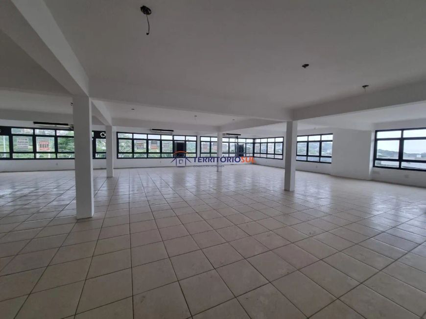 Sala Comercial avenida Juca Batista com 340m privativos