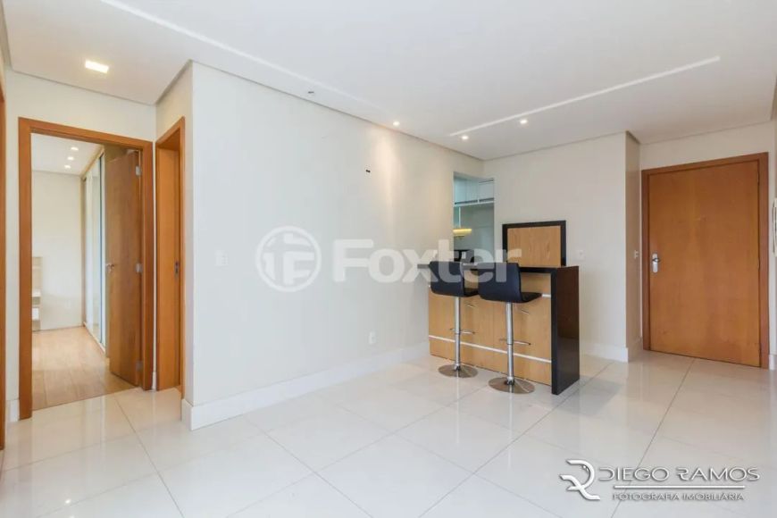 Apartamento à venda Rua Roque Calage, Passo da Areia - Porto Alegre