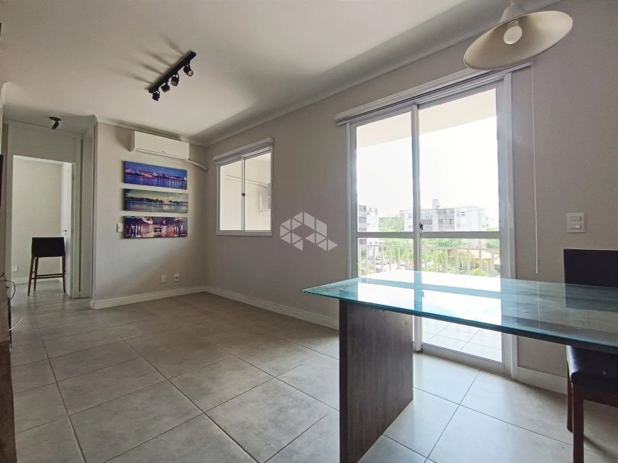 Apartamento 2 dormitórios, 1 vaga, sacada com churrasqueira, excelente posição solar