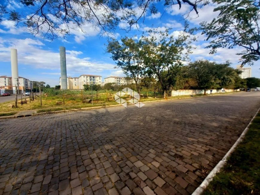 Terreno no bairro Humaitá em Porto Alegre com 2.050 m2.
