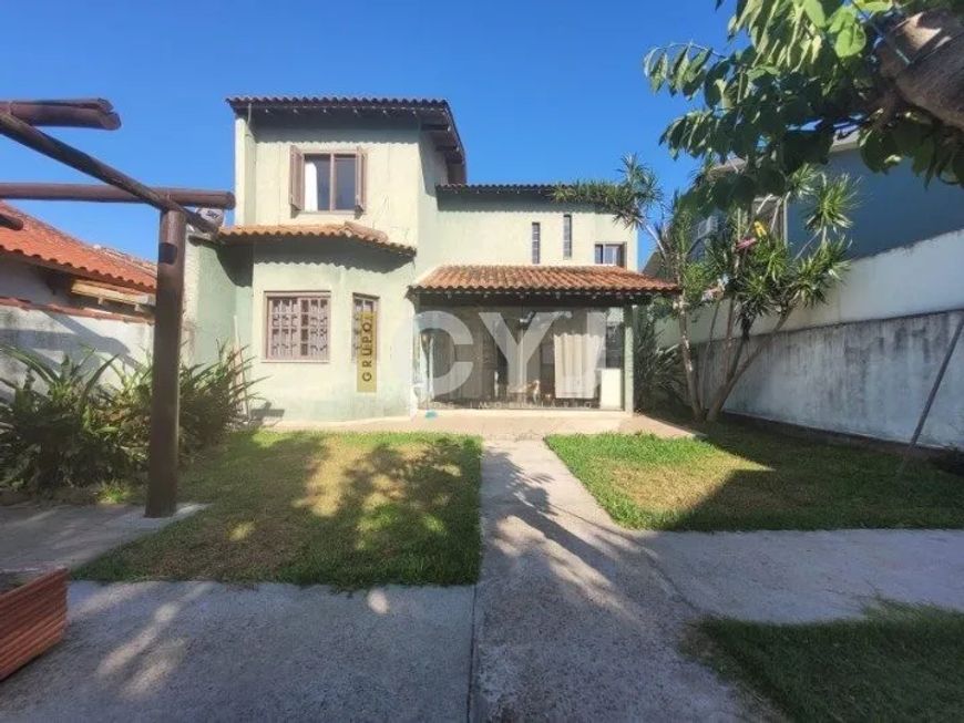 Casa 4 dormitórios no bairro Hípica, Porto Alegre