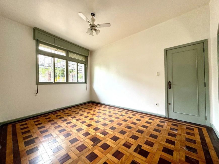 Apartamento 2 dormitórios, 2 banheiros, Santa Cecília, Porto Alegre.